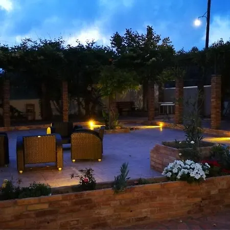 Anemomylos Luxus Suites-boutique & Pool דירה