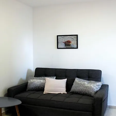 Anemomylos Luxus Suites-boutique & Pool דירה