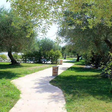 Anemomylos Luxus Suites-boutique & Pool Λευκίμμη