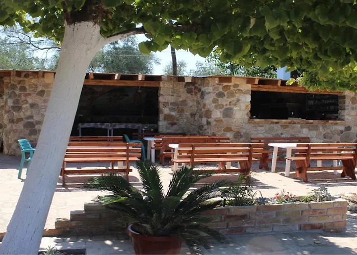Anemomylos Luxus Suites-boutique & Pool Apartament Lefkimmi