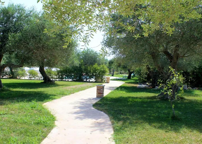 Anemomylos Luxus Suites-boutique & Pool Lefkimmi